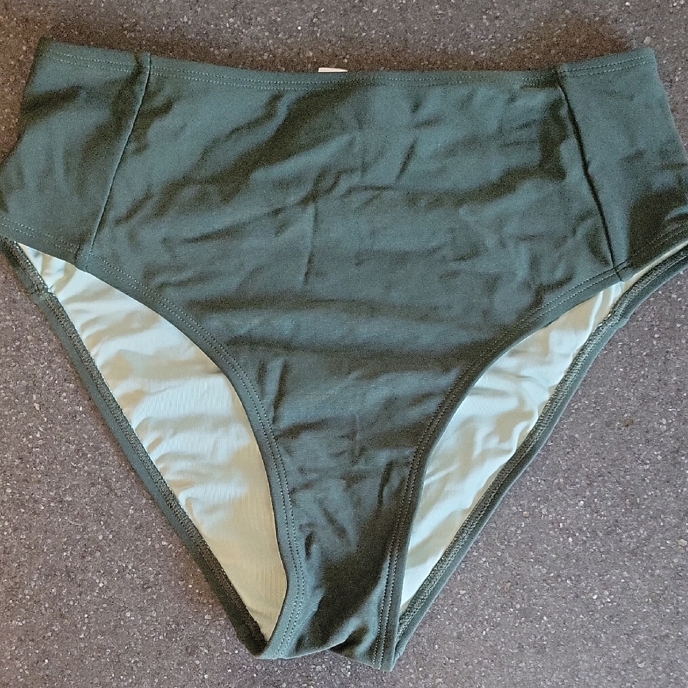 Cupshe Dark Green Bikini Set - Picture 4 of 5